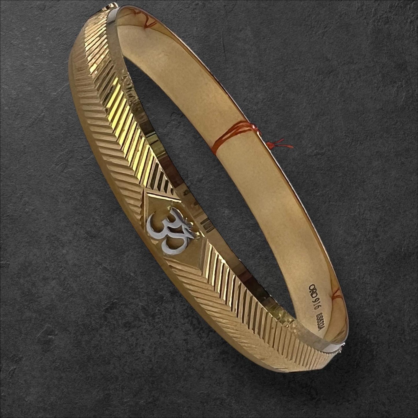 22ct Gold Om Kada