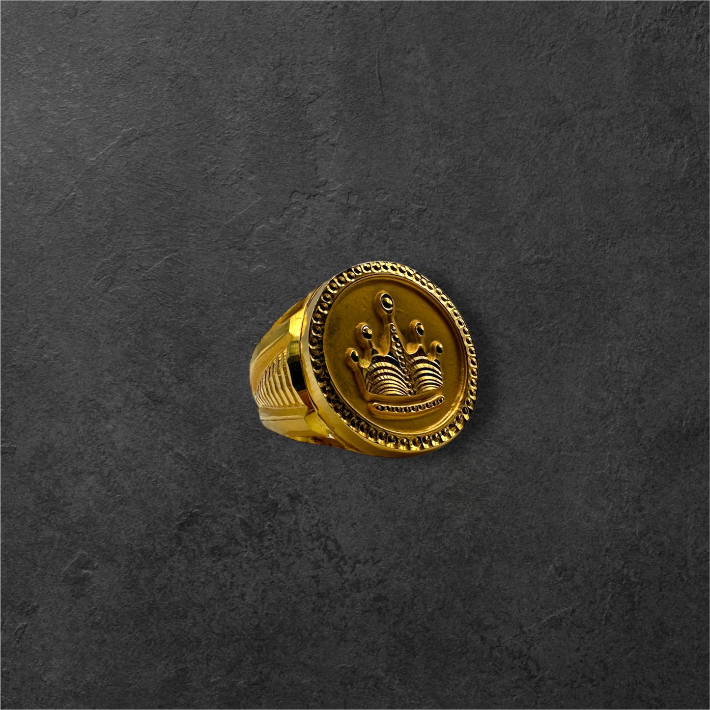 22Ct Men's Ring with Crown Design