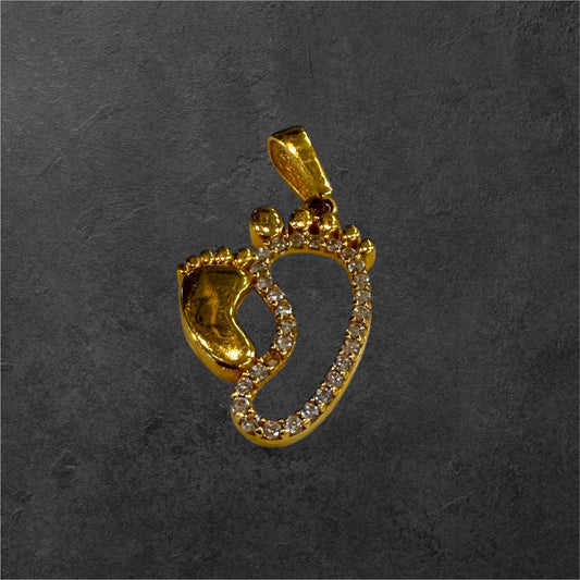 22Ct Mother & Baby Feet Pendant